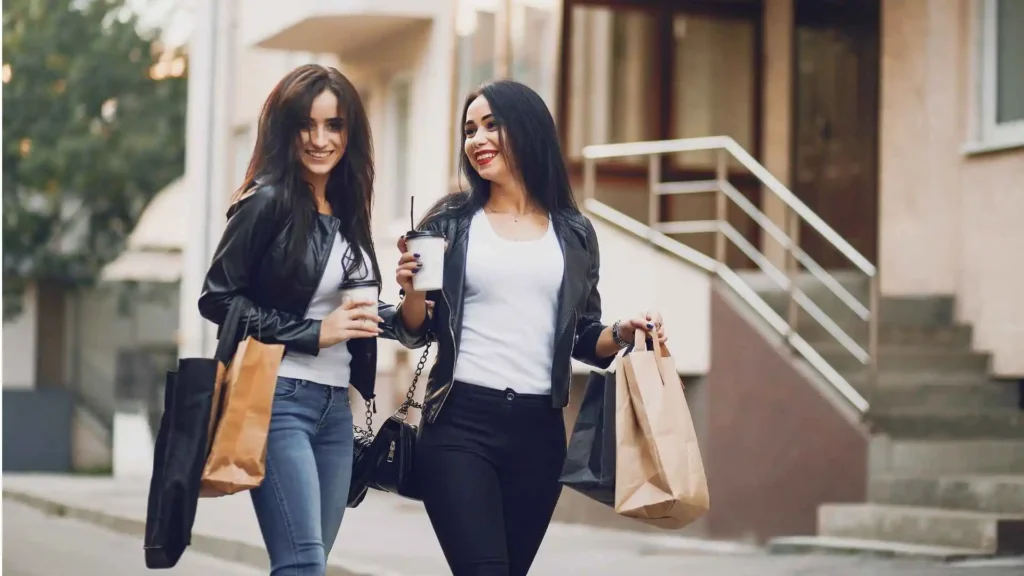 Shopping WhatsApp Group Links chat.
WhatsApp group members sharing best online shopping links today